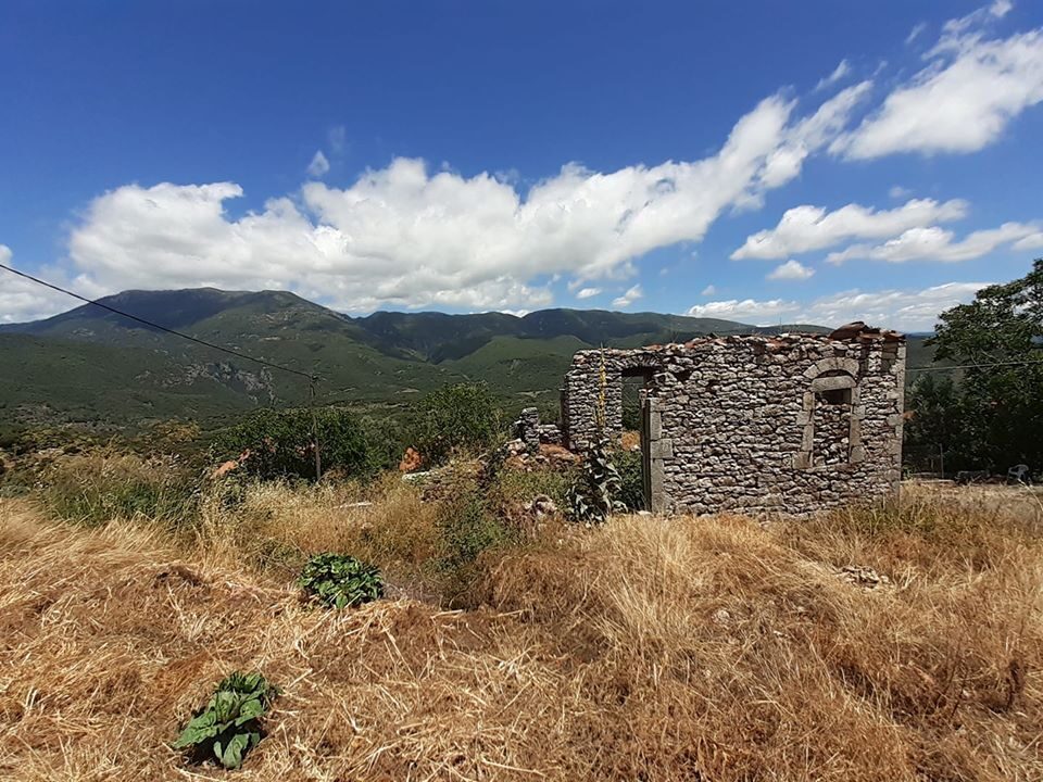 BUY A TRADITIONAL HOUSE IN GREECE